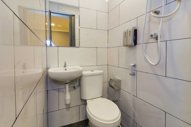 Bathroom 5, Simms Garden Hotel, Kuala Lumpur