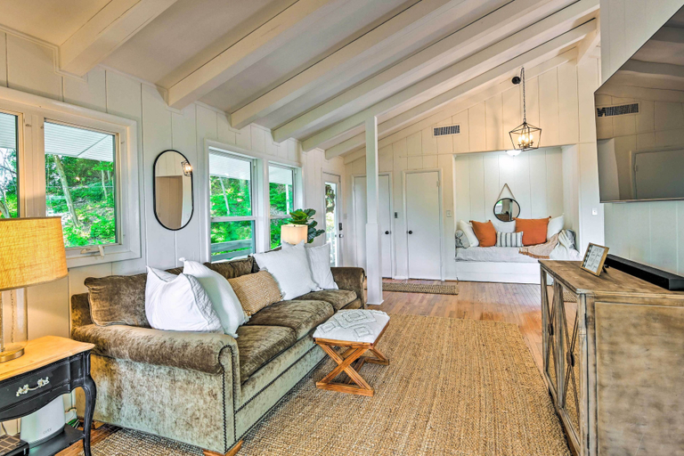 Others 5, Stylish Franklin Cabin on 6 Private Acres!, Williamson
