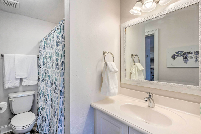 Bathroom 5, Dazzling Mexico Beach Condo - Walk to the Beach!, Bay