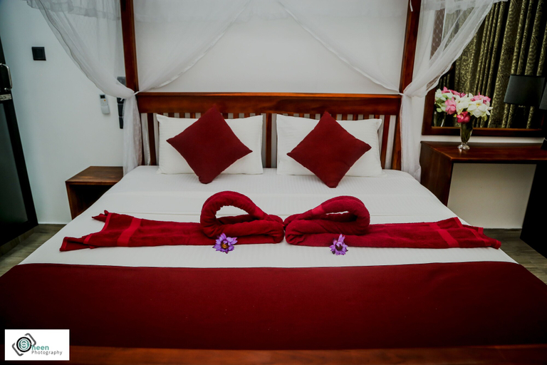 Bedroom 3, King's Marine, Matara Four Gravets