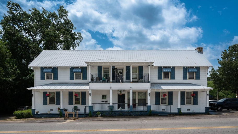 Exterior & Views, Heber Historic Inn, Cleburne