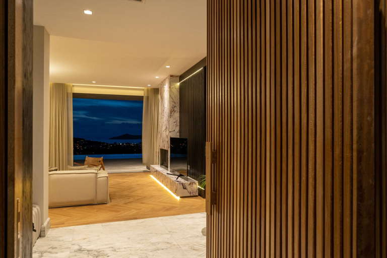 Front of property 4, Hills Deluxe, Merkez
