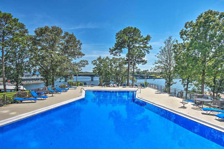 Sport & Beauty, Pool & Views: 'seventh Heaven' Hot Springs Condo, Garland