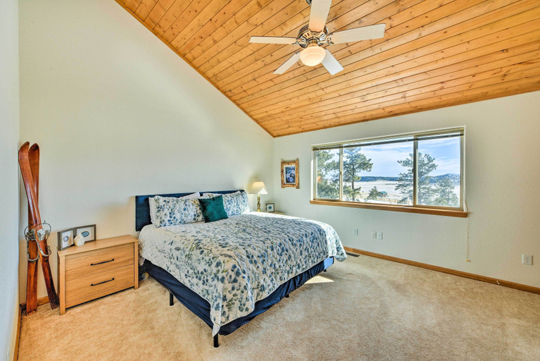 Bedroom 3, Harstel Cabin Vacation Rental w/ Deck!, Park