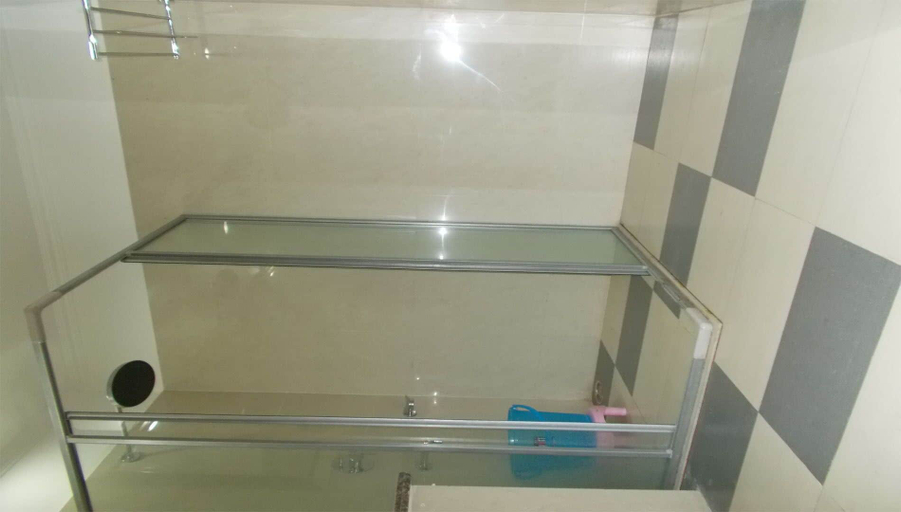 Bathroom 5, Hotel Meridian Palace, Jammu
