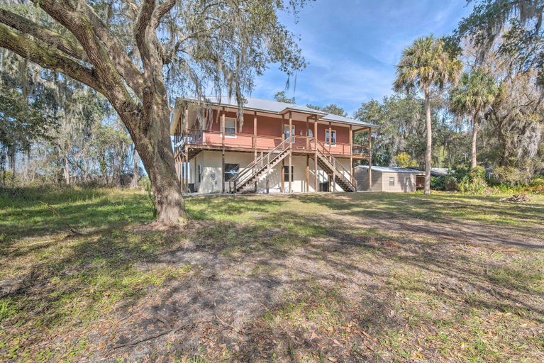 Exterior & Views 2, Lakefront Crystal River Home w/ Private Dock!, Citrus