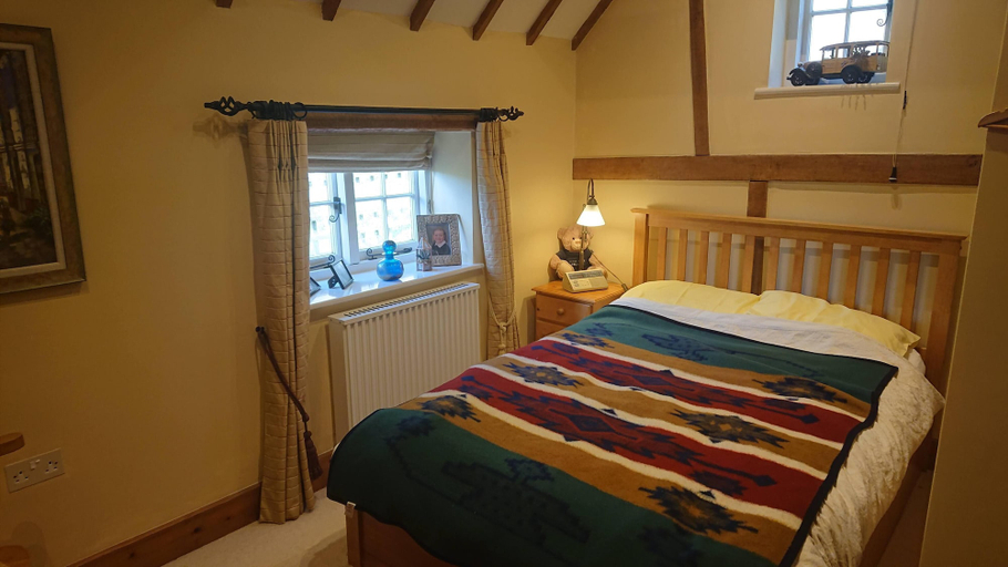 Room 4, Charming 17th Century 2-bed Cottage in Medmenham, Buckinghamshire