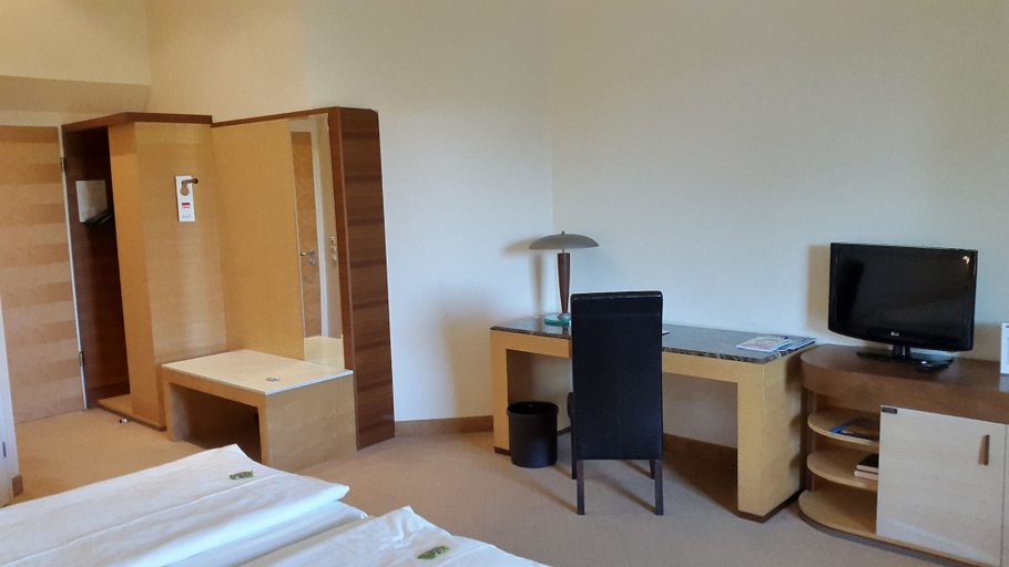 Bedroom 3, Sorat Insel-Hotel Regensburg, Regensburg