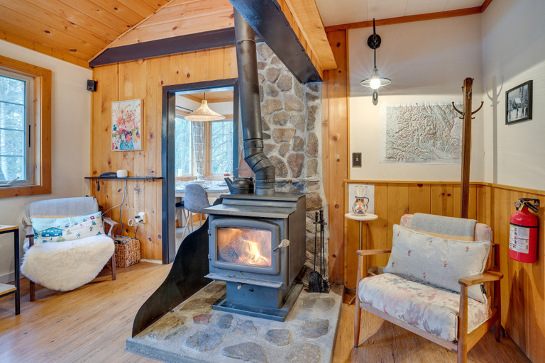 Others 5, Leavenworth Cabin w/ Private Hot Tub!, Chelan