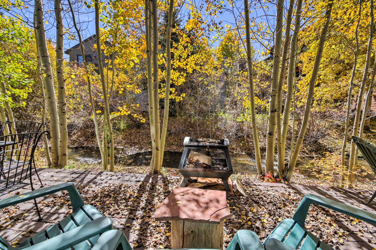 Others 5, < 1 Mi to Dtwn: Creekside Frisco Home w/ Fire Pit, Summit