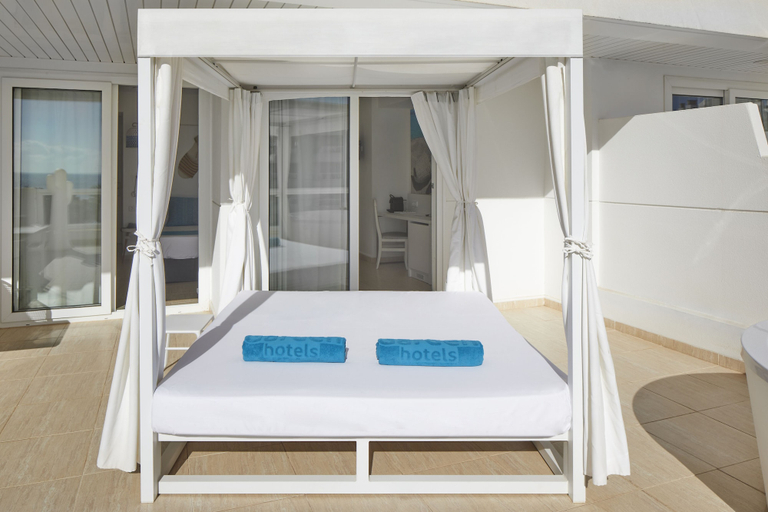 Bedroom 3, Aparthotel Tropic Garden, Baleares