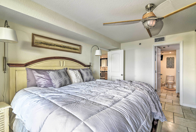 Bedroom 3, Gulf-View Hudson Condo in Waterfront Resort!, Pasco