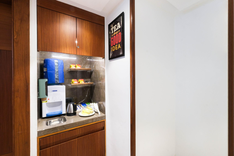 Food & Drinks 5, 7 Apple Hotel Vimannagar, Pune, Pune