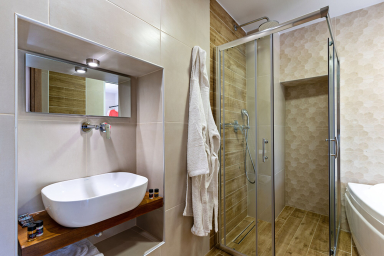 Bathroom 4, Erotokritos Luxury City Suites, Crete