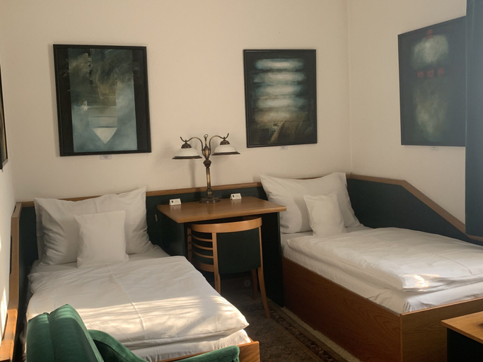 Bedroom 3, Antik Hotel & Galerie Sofia, Svitavy