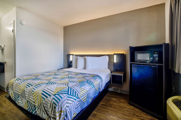 Bedroom 14