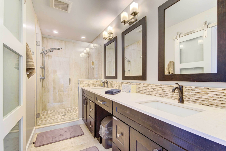 Bathroom 4, Bike & Kayak: Lakefront Prospect Heights Home, Cook