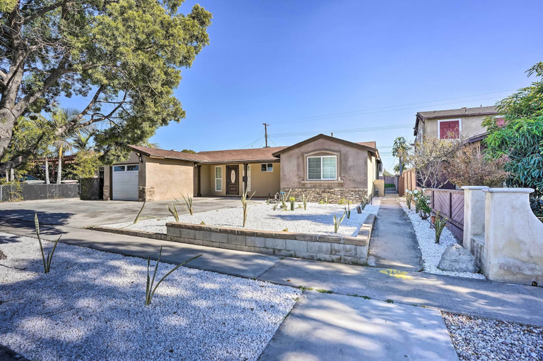 Exterior & Views 1, Anaheim Studio ~ 6 Mi to Disneyland!, Orange