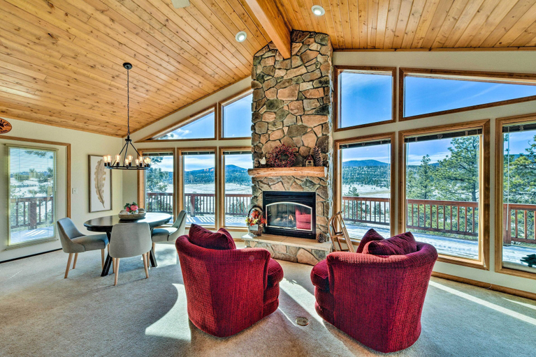 Others 1, Harstel Cabin Vacation Rental w/ Deck!, Park