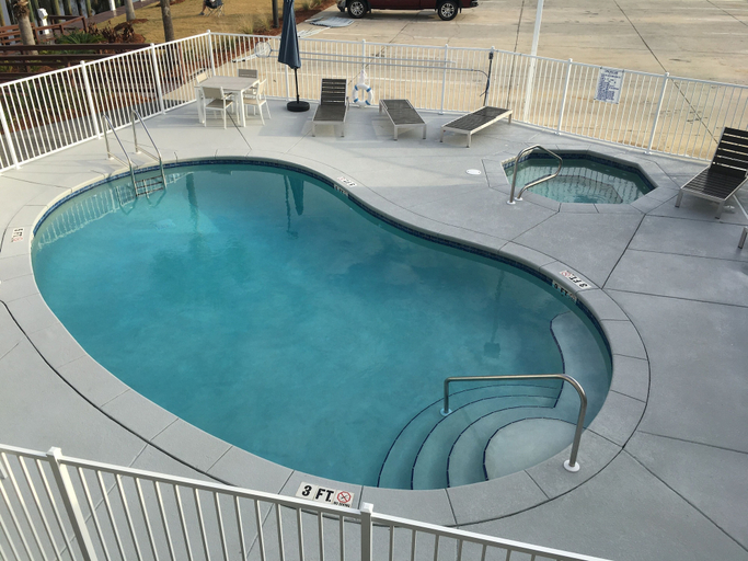 Sport & Beauty, Dazzling Mexico Beach Condo - Walk to the Beach!, Bay