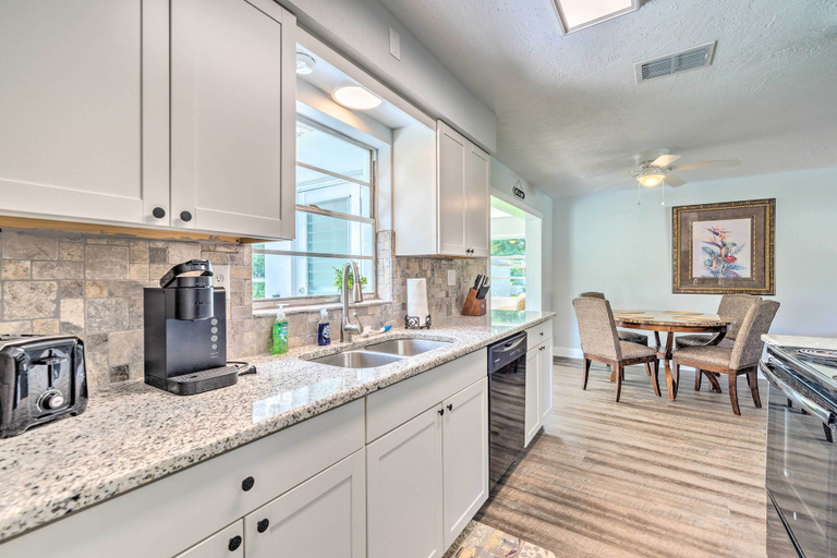 Others 2, Contemporary Gem w/ Sun Room in Beverly Hills!, Citrus