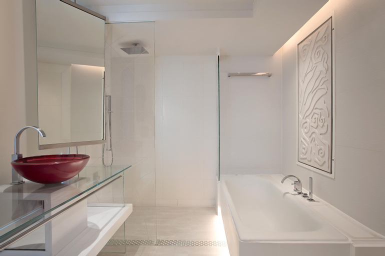 Bathroom 7