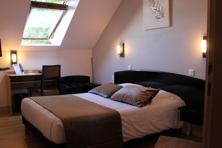 Bedroom 3, Hotel Le Bayeux, Calvados