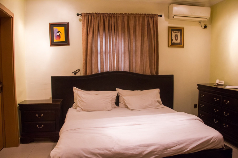 Bedroom 2, Tivoli Residence & Bar, Mushin