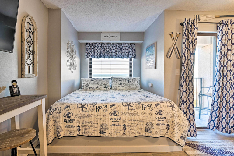 Bedroom 4, Oceanfront Condo w/ Balcony in Myrtle Beach!, Horry