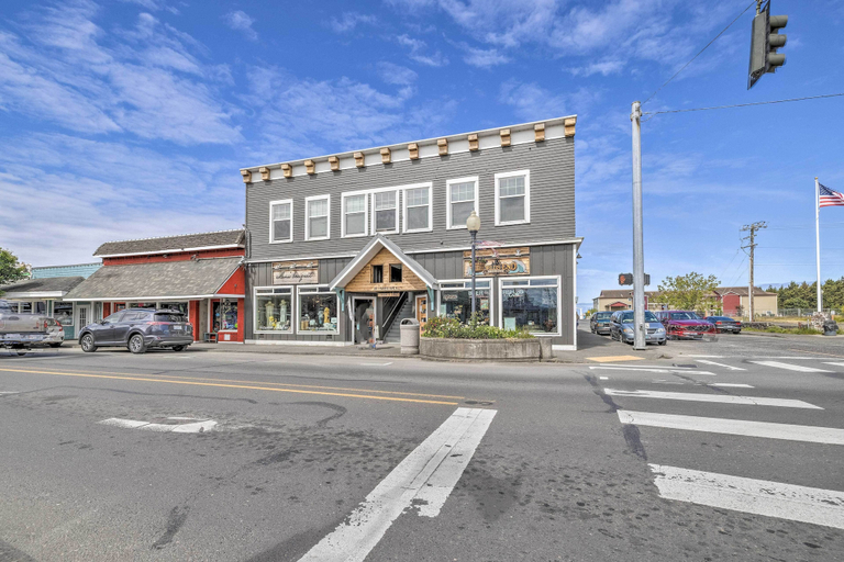 Exterior & Views 2, 1 Block to Long Beach! Adorable Downtown Studio, Pacific