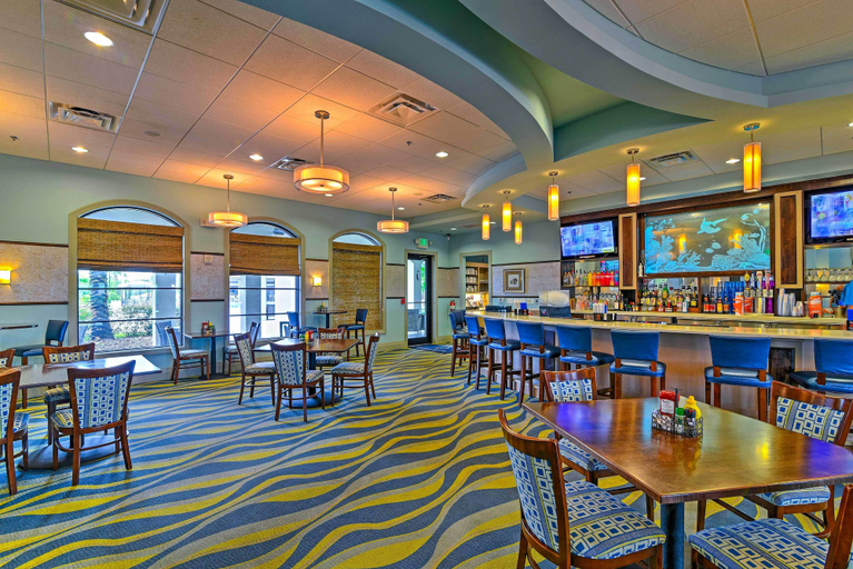 Food & Drinks, Chic Villa w/ Resort Perks ~ 10 Mi to Disney!, Osceola