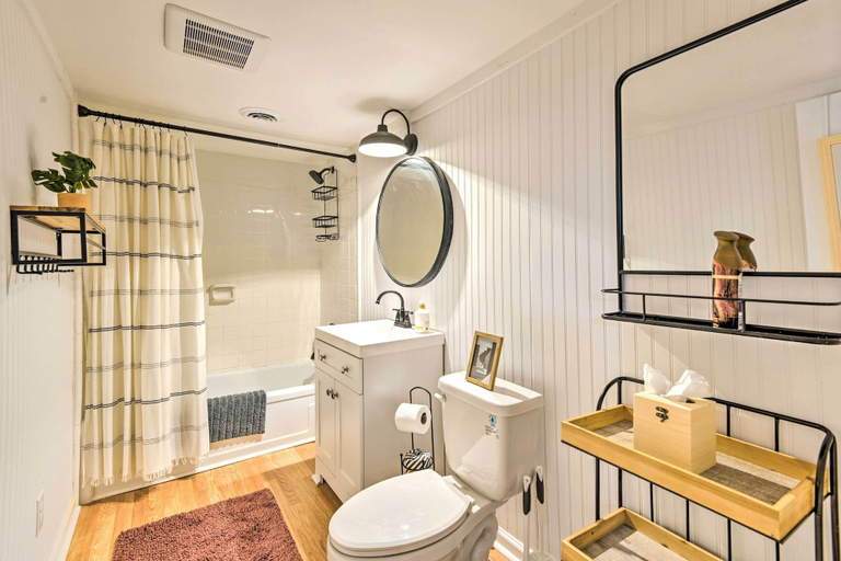 Bathroom 4, Stylish Franklin Cabin on 6 Private Acres!, Williamson