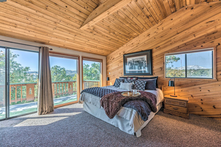 Bedroom, Mountaintop Ruidoso Cabin w/ Panoramic Views!, Lincoln