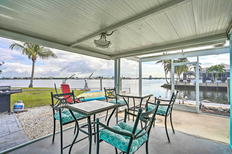 Others 5, Waterfront Matlacha Home w/ Hot Tub & Grill!, Lee