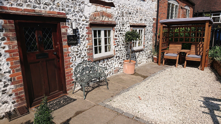 Interior 3, Charming 17th Century 2-bed Cottage in Medmenham, Buckinghamshire