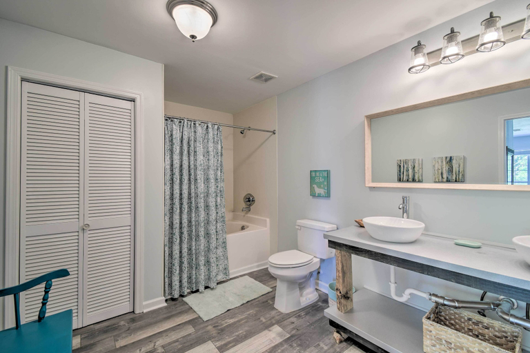 Bathroom 4, 'pelican Splash' Retreat on Bon Secour River!, Baldwin