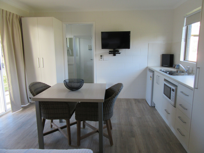 Dining Room 4