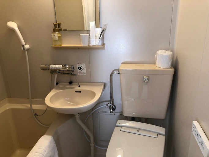 Bathroom 4, Hotel New White House, Rumoi