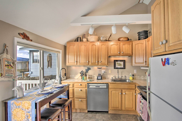 Others 5, Idyllic Waterfront Cottage w/ Beach & Sunset Views, Jefferson