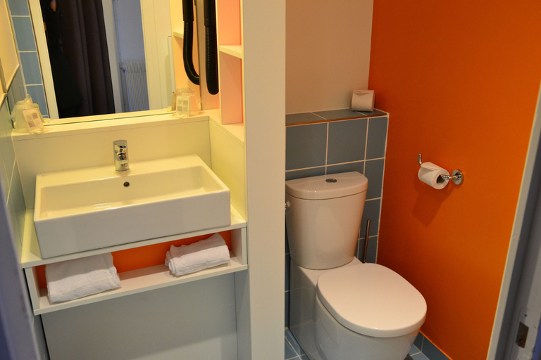 Bathroom 4, Belambra Hôtel Le Normont, Essonne
