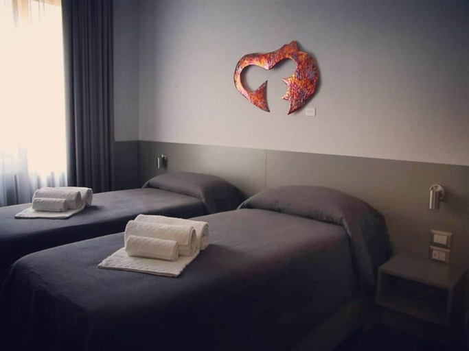 Bedroom 3, Cloister Inn, Napoli