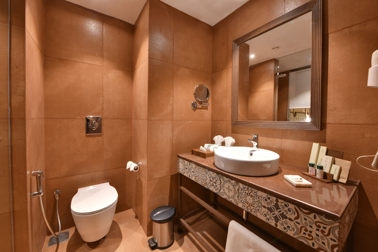 Bathroom 5, Bhanu The Fern Forest Resort & Spa Jambughoda, Series by Marriott, Panch Mahals
