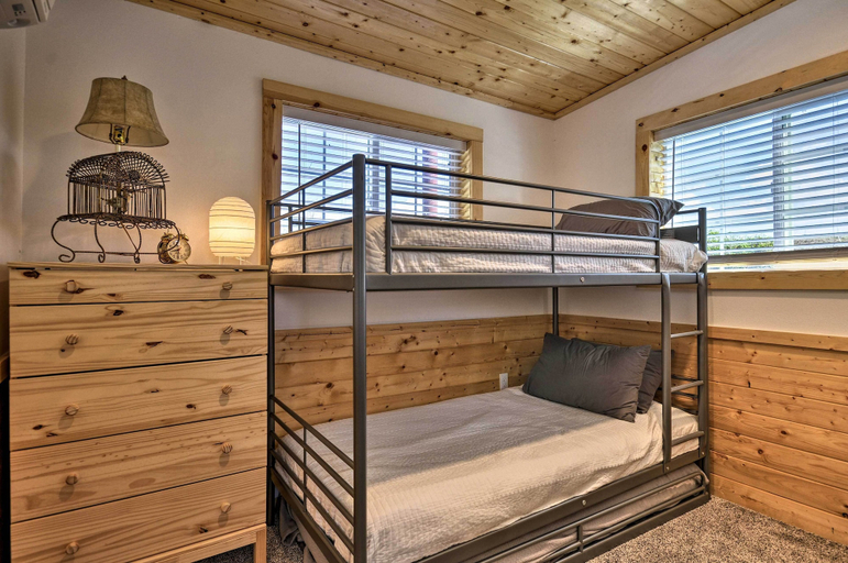 Bedroom 3, Floating Home on Columbia River w/ Provided Kayaks, Clark