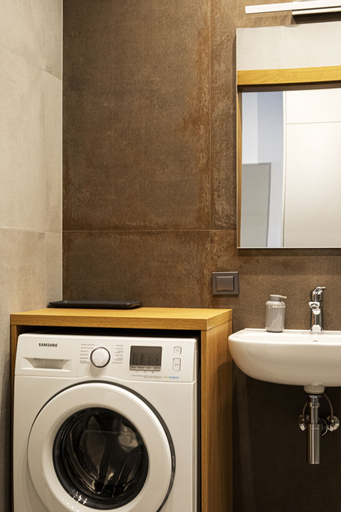 Bathroom 4, Maya's 41, Gdańsk City