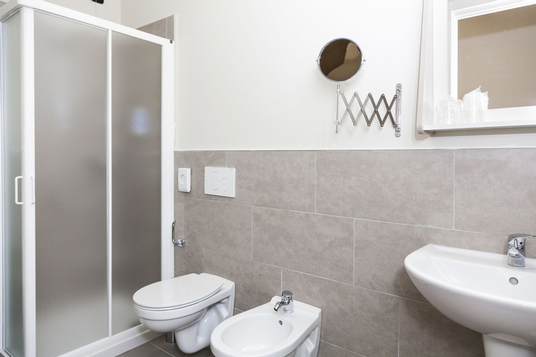 Bathroom 4