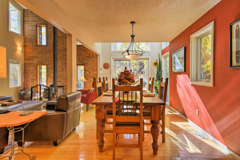 Food & Drinks, < 1 Mi to Dtwn: Creekside Frisco Home w/ Fire Pit, Summit
