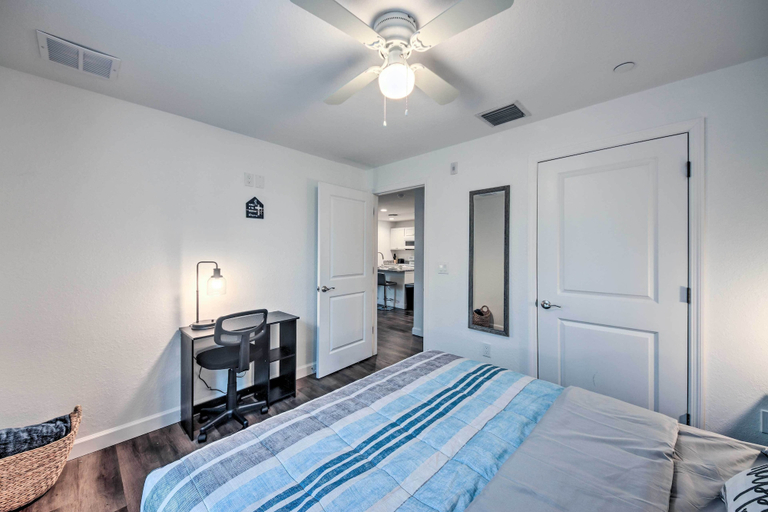 Bedroom 2, Labelle Apartment, Close to Parks!, Hendry