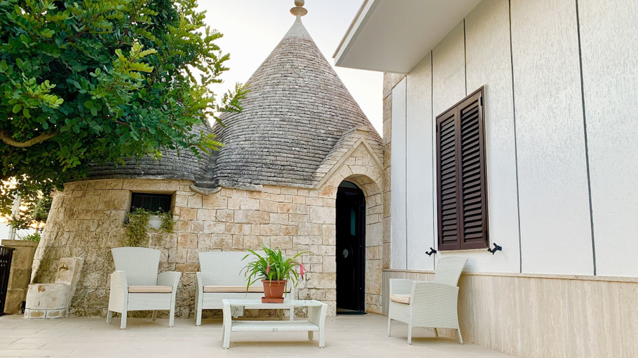 Exterior & Views 2, B&B Villa Maggi, Bari