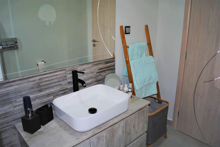 Bathroom 3, Royal Legend Suite (RLS), Crete