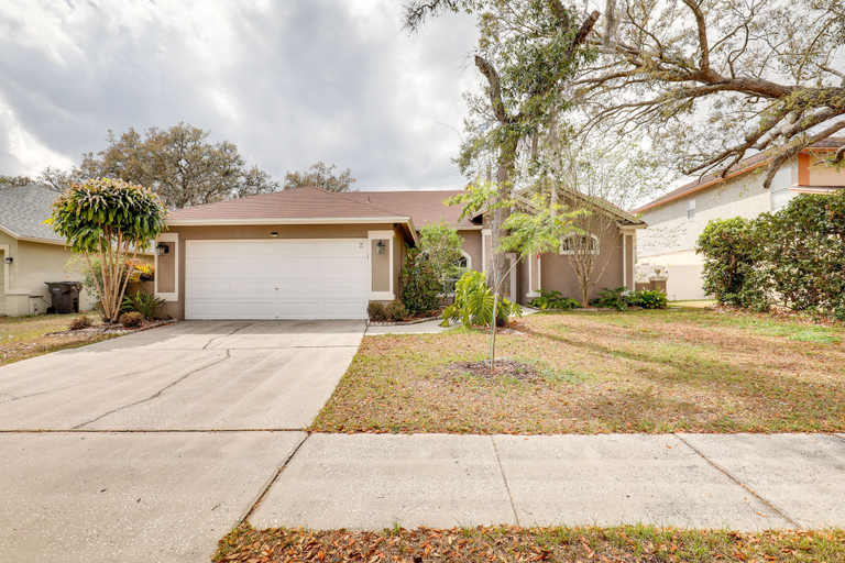 Exterior & Views 2, Pet-friendly Valrico Vacation Home w/ Lanai!, Hillsborough